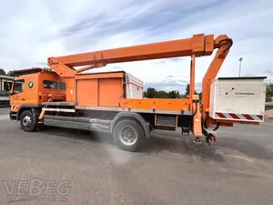Vrachtwagen Mercedes Atego 1517 hoogwerker DA21