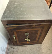 Safe Carl Kästner