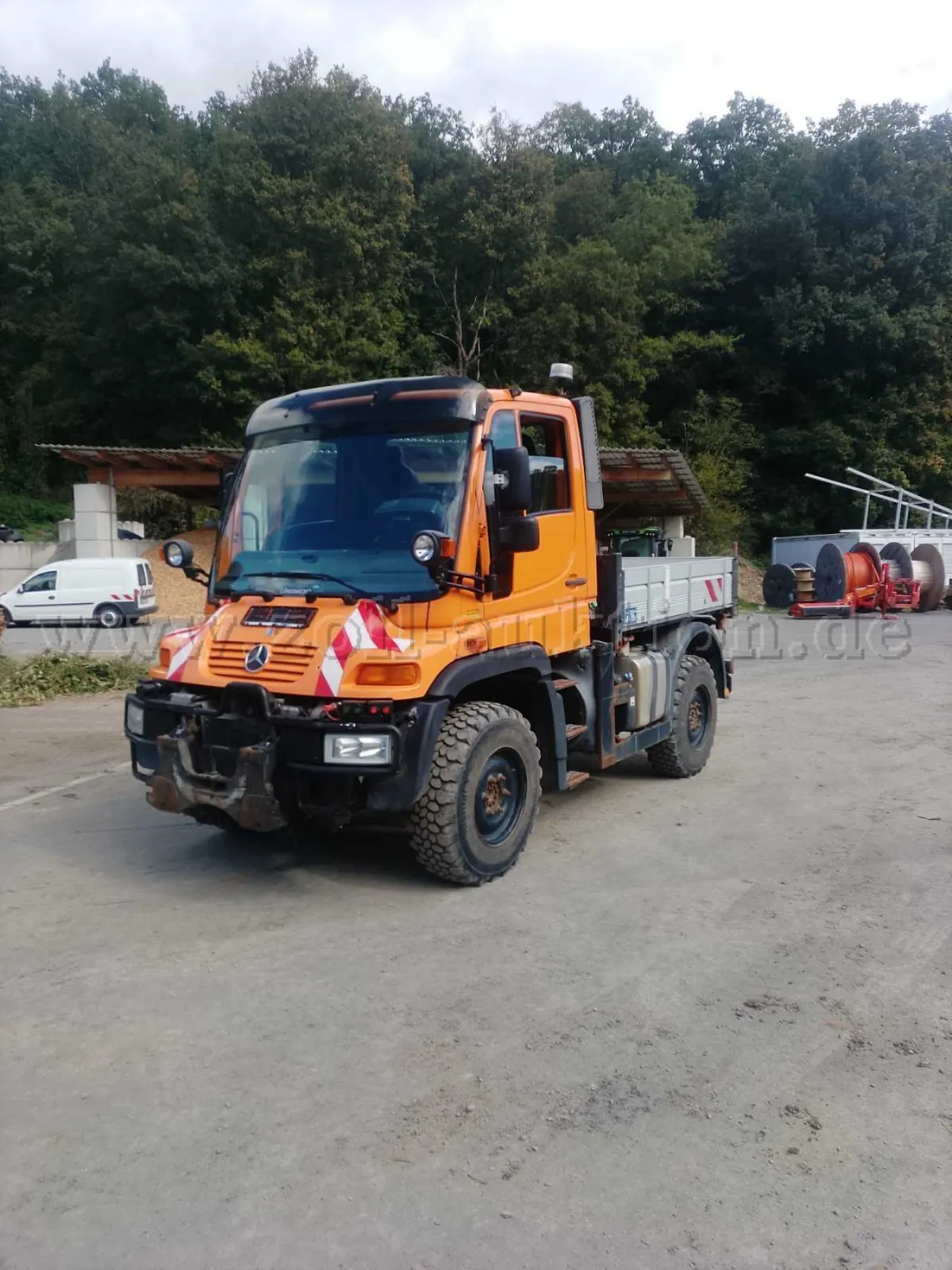 1 Mercedes-Benz Unimog U300
