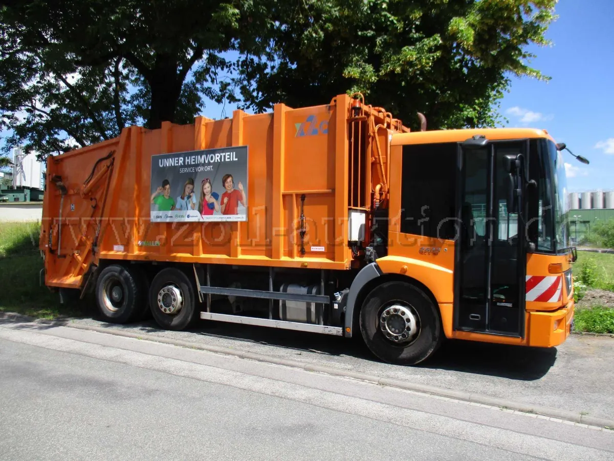 1 popelářský vůz Mercedes-Benz ECONIC 2633