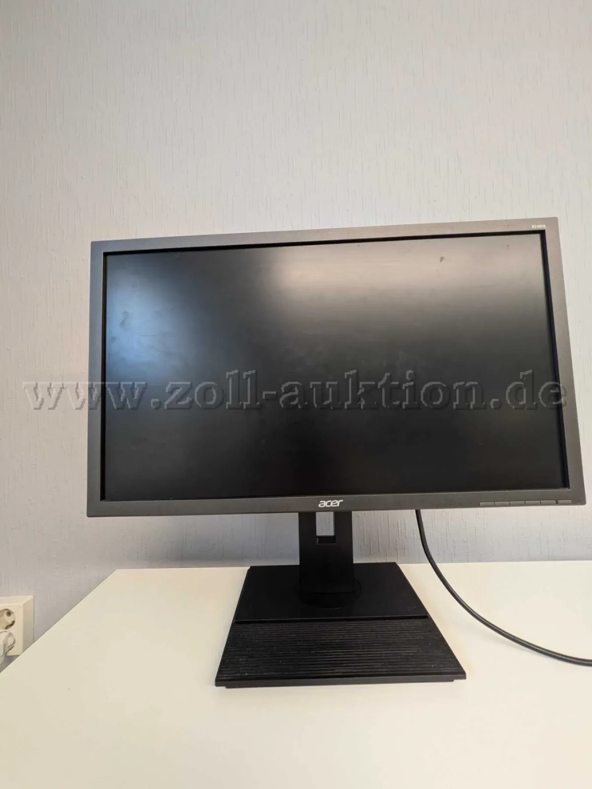 8 moniteurs LCD Acer modèle B246HL, 24 pouces