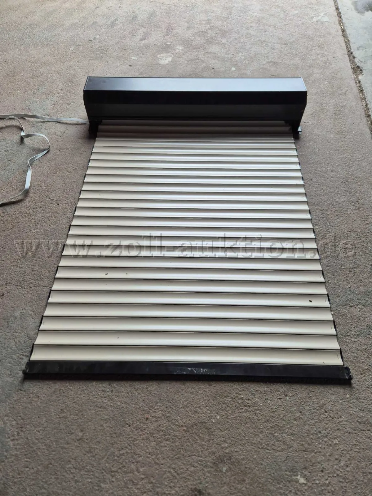 15 aluminium roller shutters in various sizes