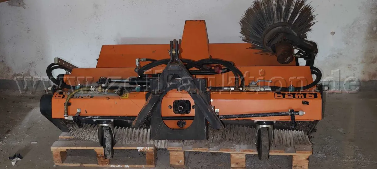 1 Sweeper bema Kommunal Dual