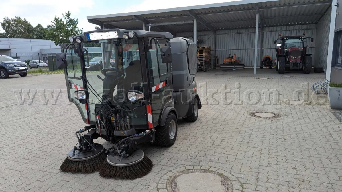 1 Attachment carrier Kärcher equipment carrier MC130