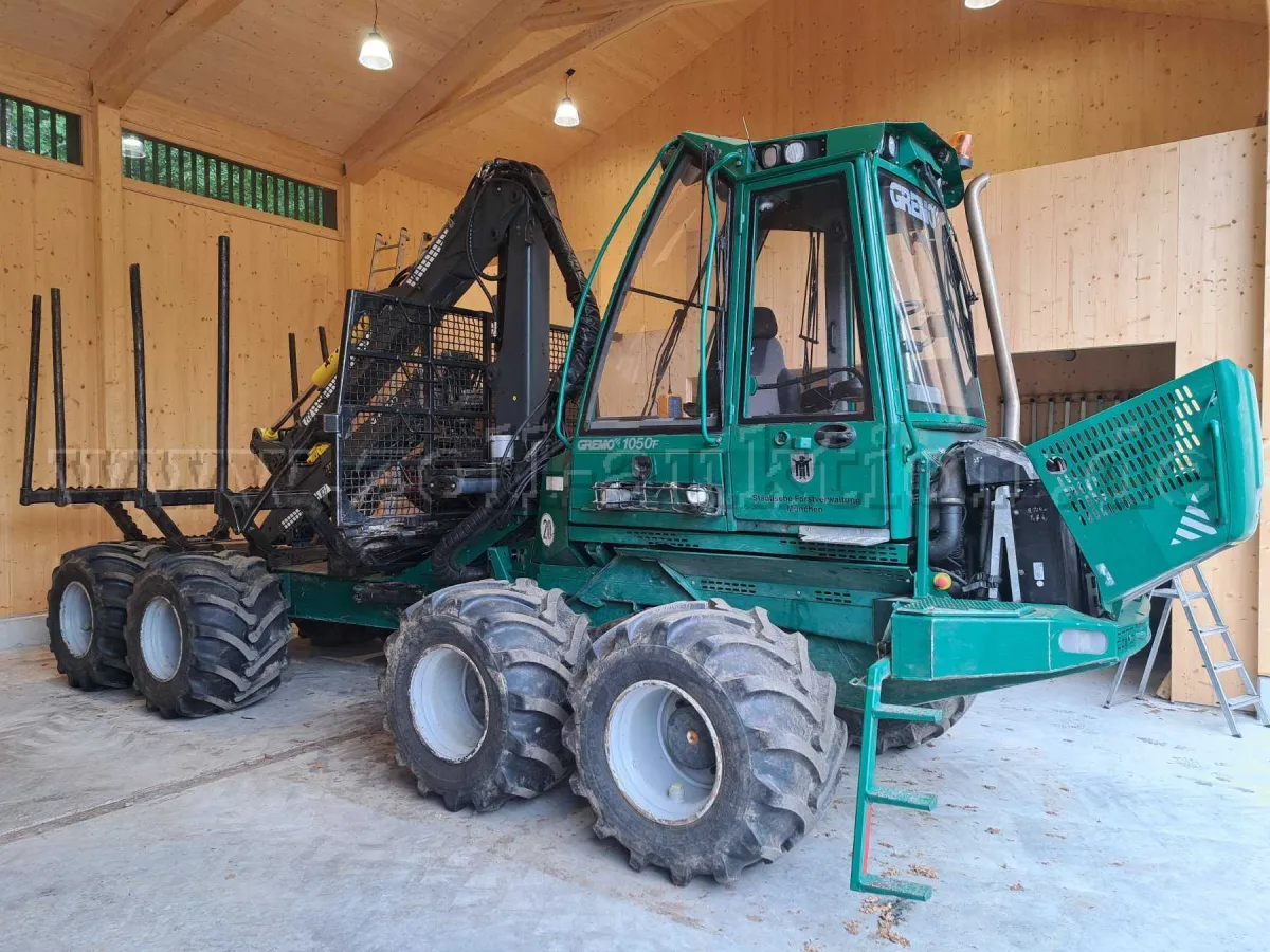 1 forwarder 8-kołowy GREMO 1050 F
