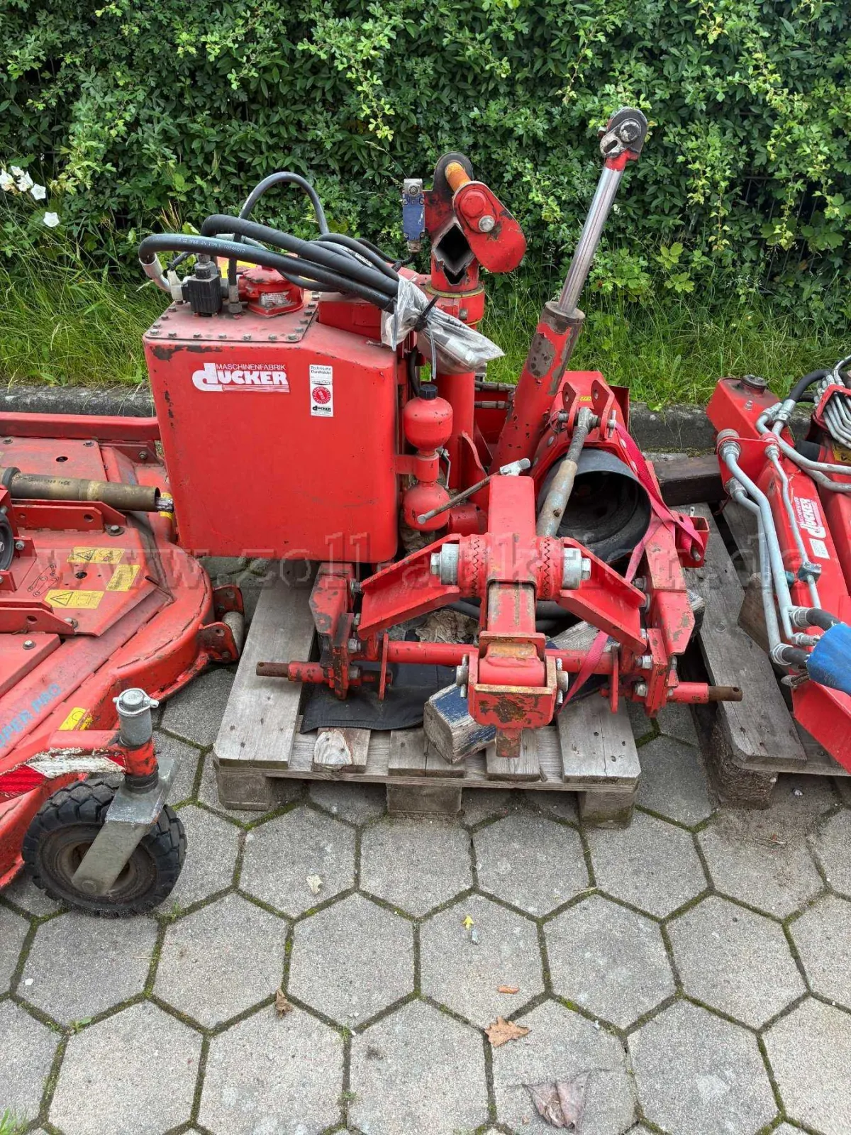 1 Dücker KBM 350 выносная стрела — неисправна / на запчасти