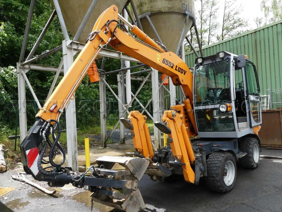 1 Kiefer Boki excavator 6552