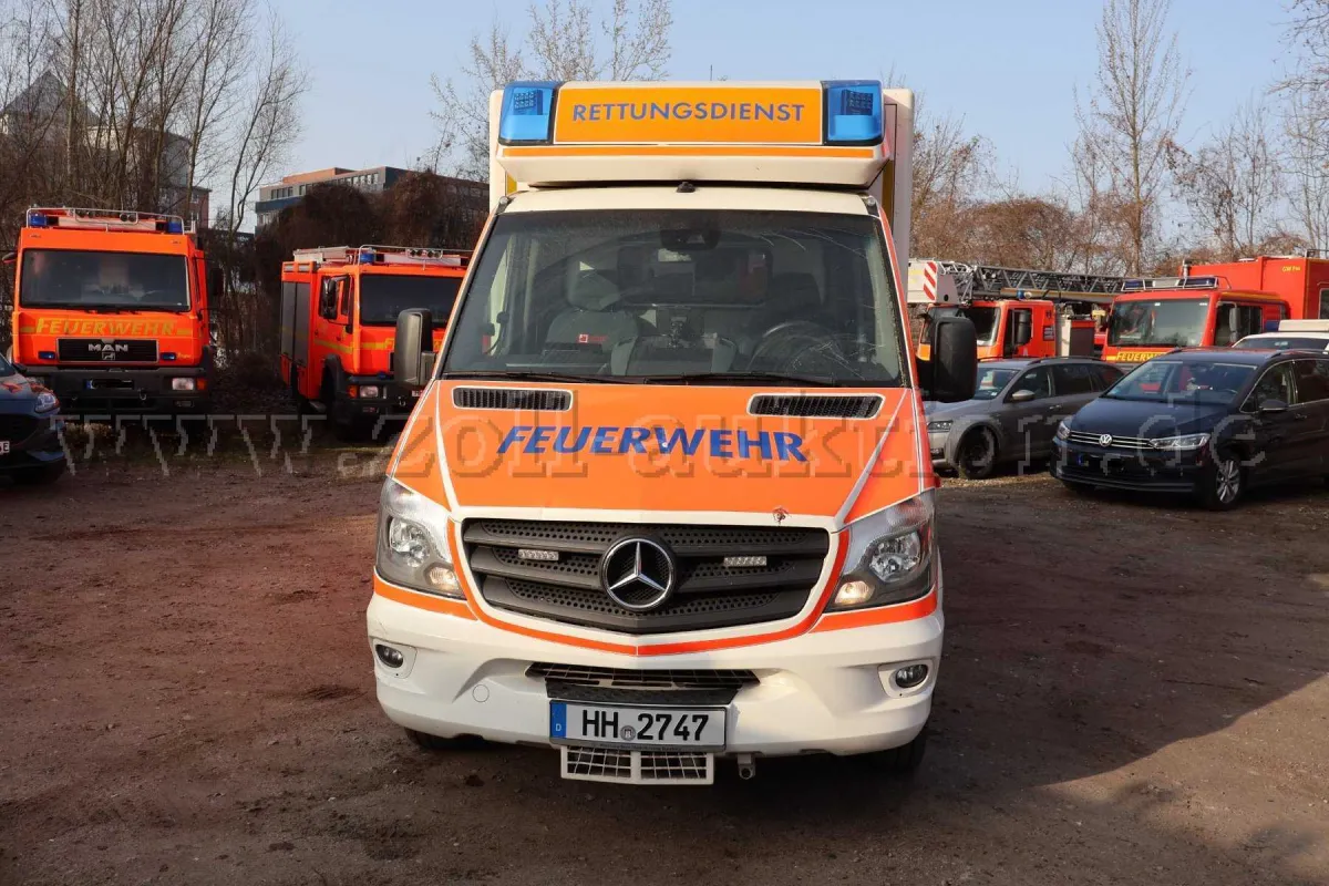 1 Mercedes Benz Sprinter RTW с кузовом-фургоном (HH-2747)