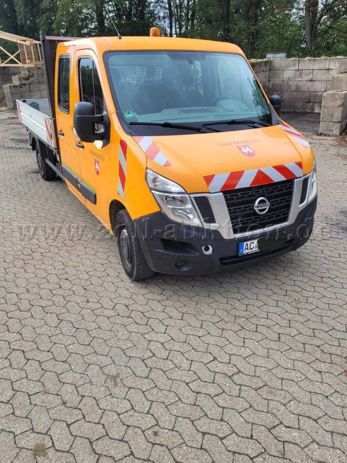 1 Nissan NV 400 double cab/tipper