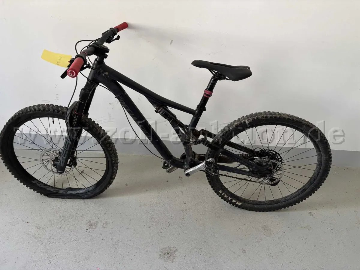 1 VTT Specialized S3 taille de roue 27,5 x 2,5