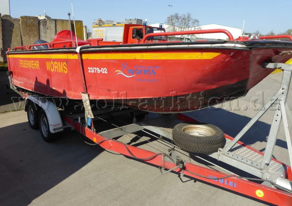 1 Leibing boottransporter met Schottel hoogwaterboot en Yamaha F60 motor