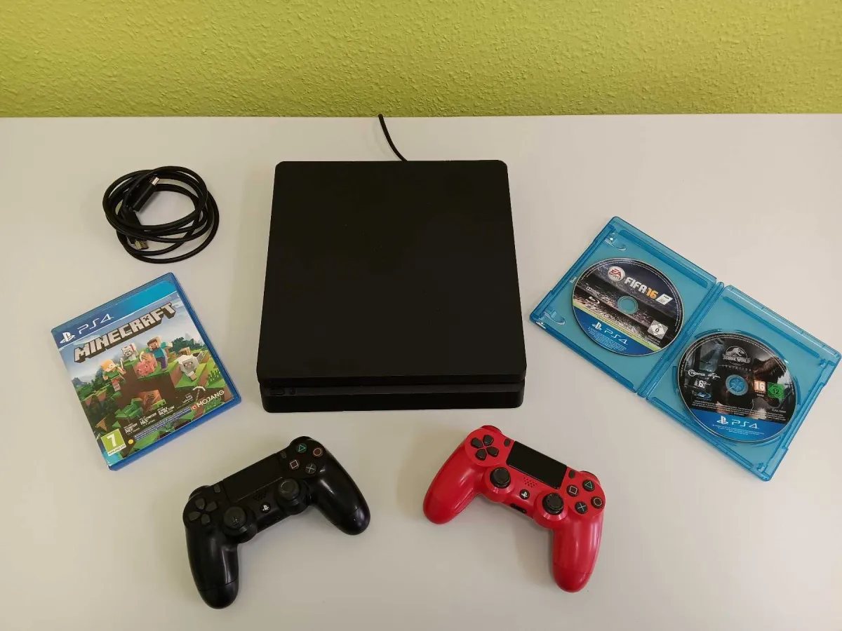 1 Sony Playstation 4 Slim (500GB) + 1 dysk Toshiba (2TB)