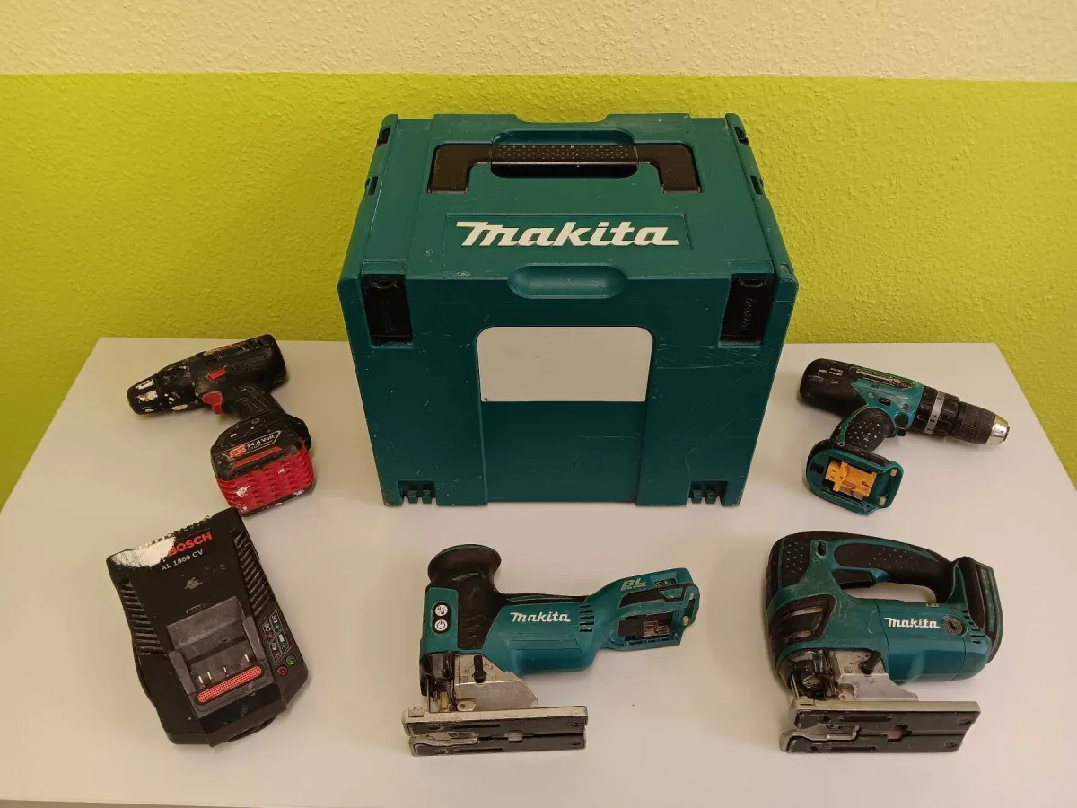 1 ensemble d'outils Makita & Bosch