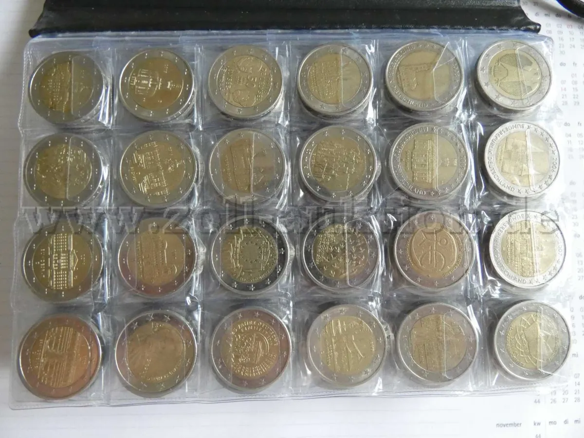 1 Album mit 278 Stück 2 € Münzen;