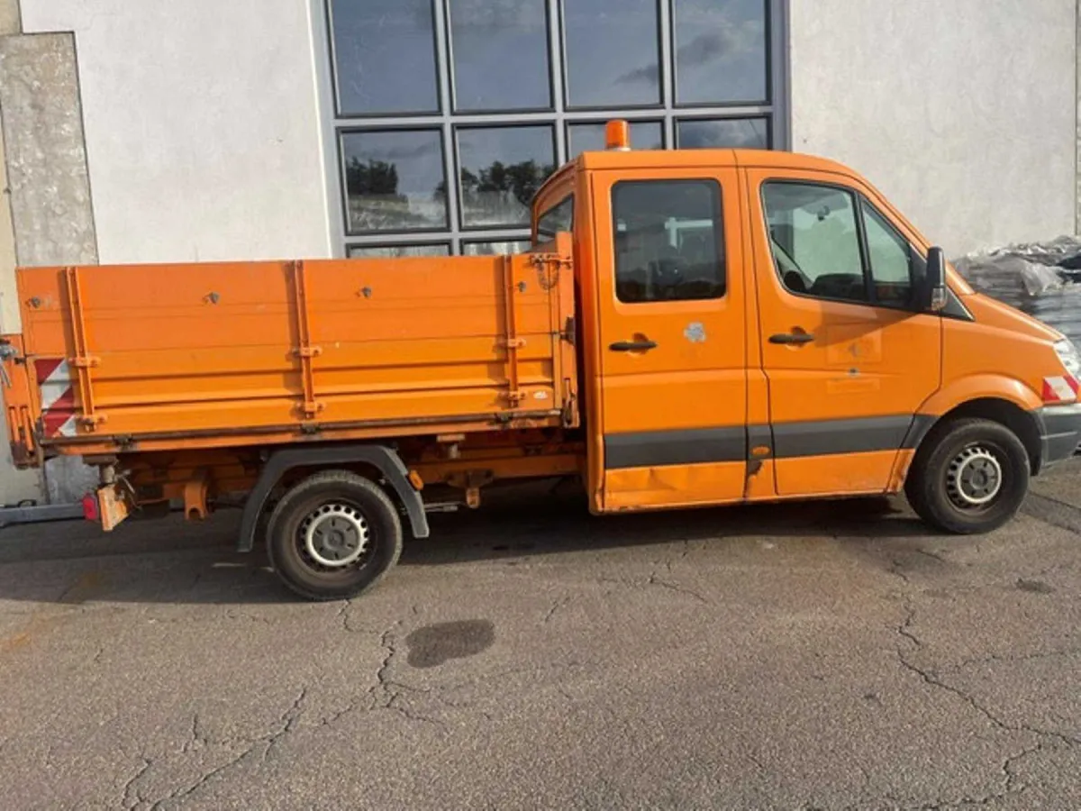 1 Mercedes-Benz Sprinter benne 3 côtés, 3,5 t, non roulant