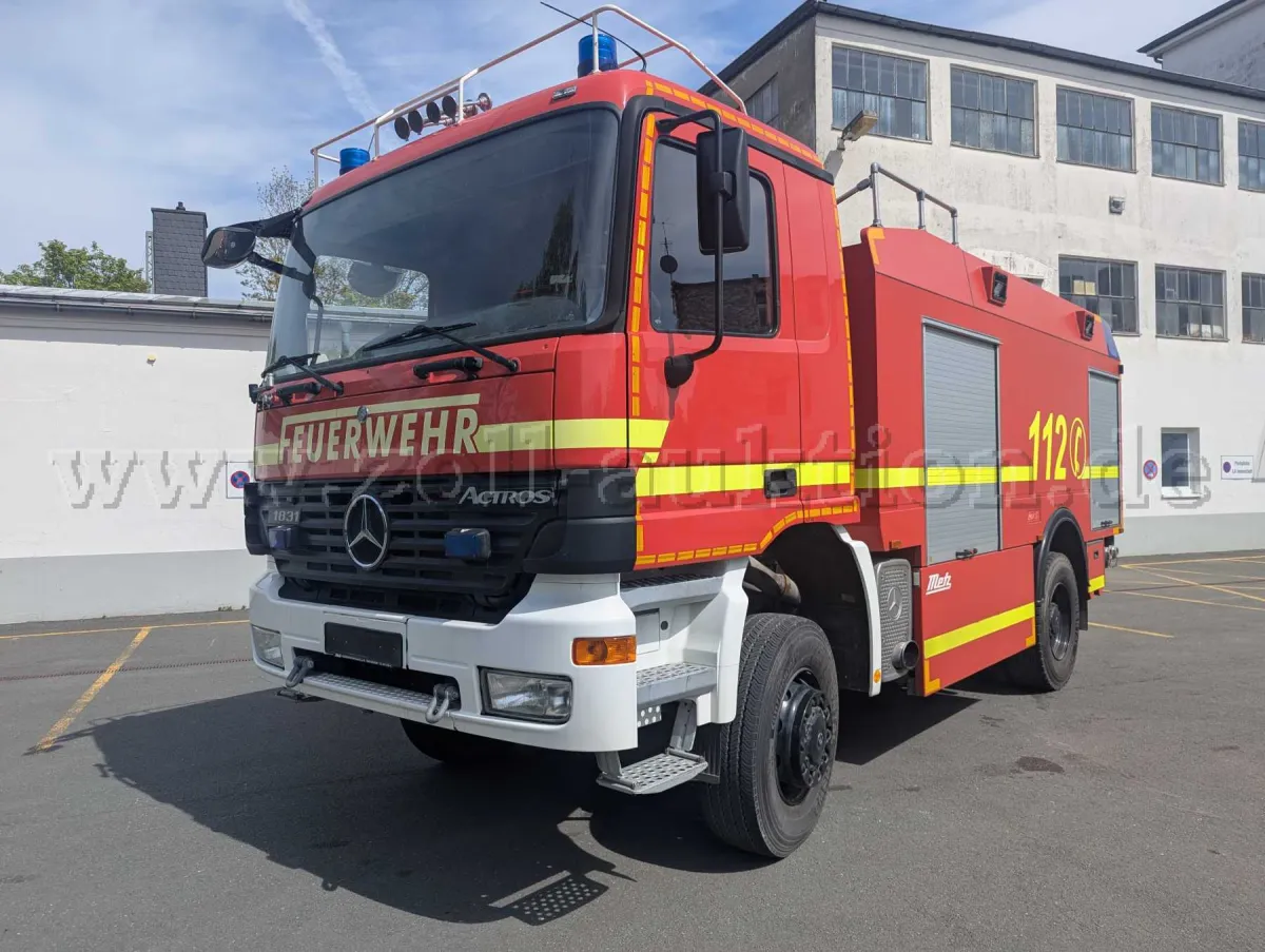 1 Mercedes Benz Actros 1831 AK TLF 24/50 4x4 wóz strażacki