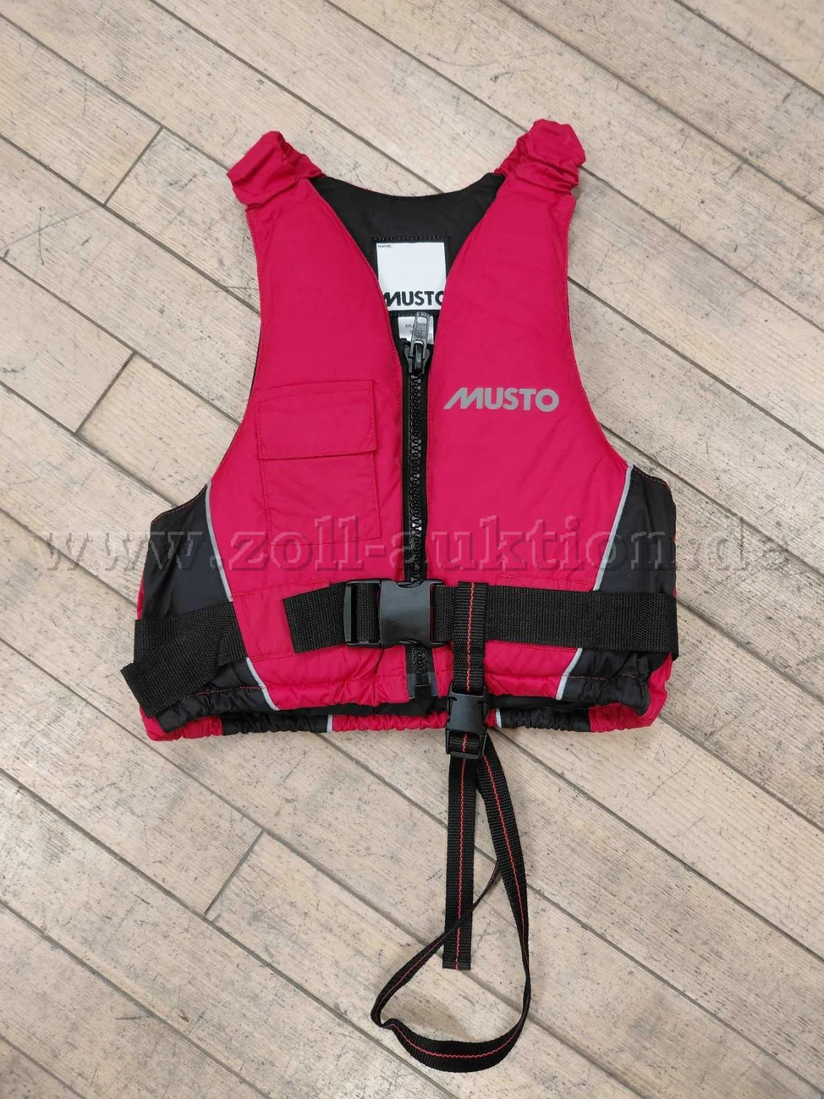 13 life jackets Musto 4x size S and 9x XL/XXL