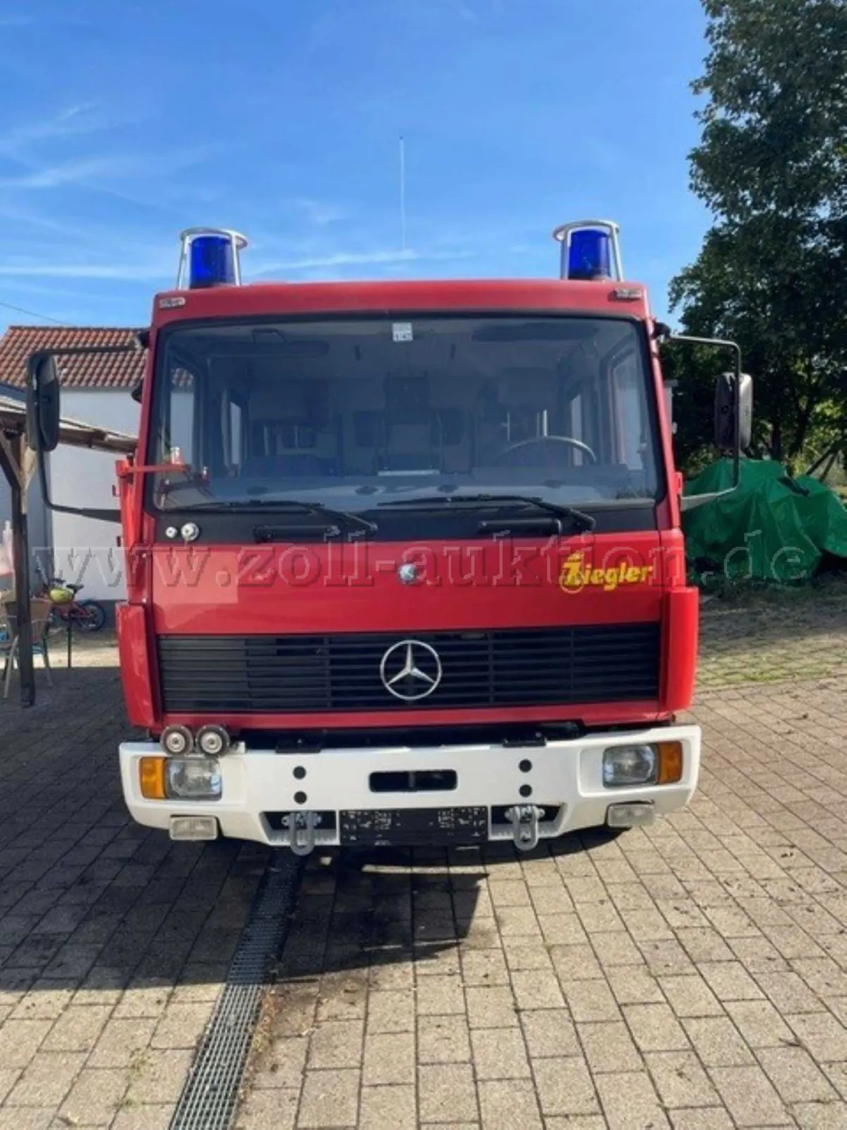 1 Samochód pożarniczy LF8/6 Daimler Benz Typ 814F z zabudową Ziegler