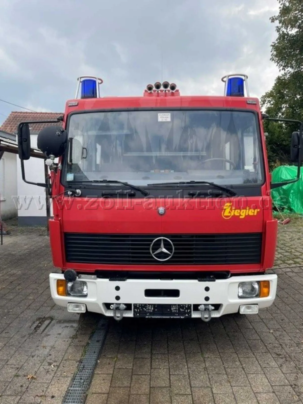 1 Samochód pożarniczy LF8/6 Daimler Benz Typ 814F z zabudową Ziegler