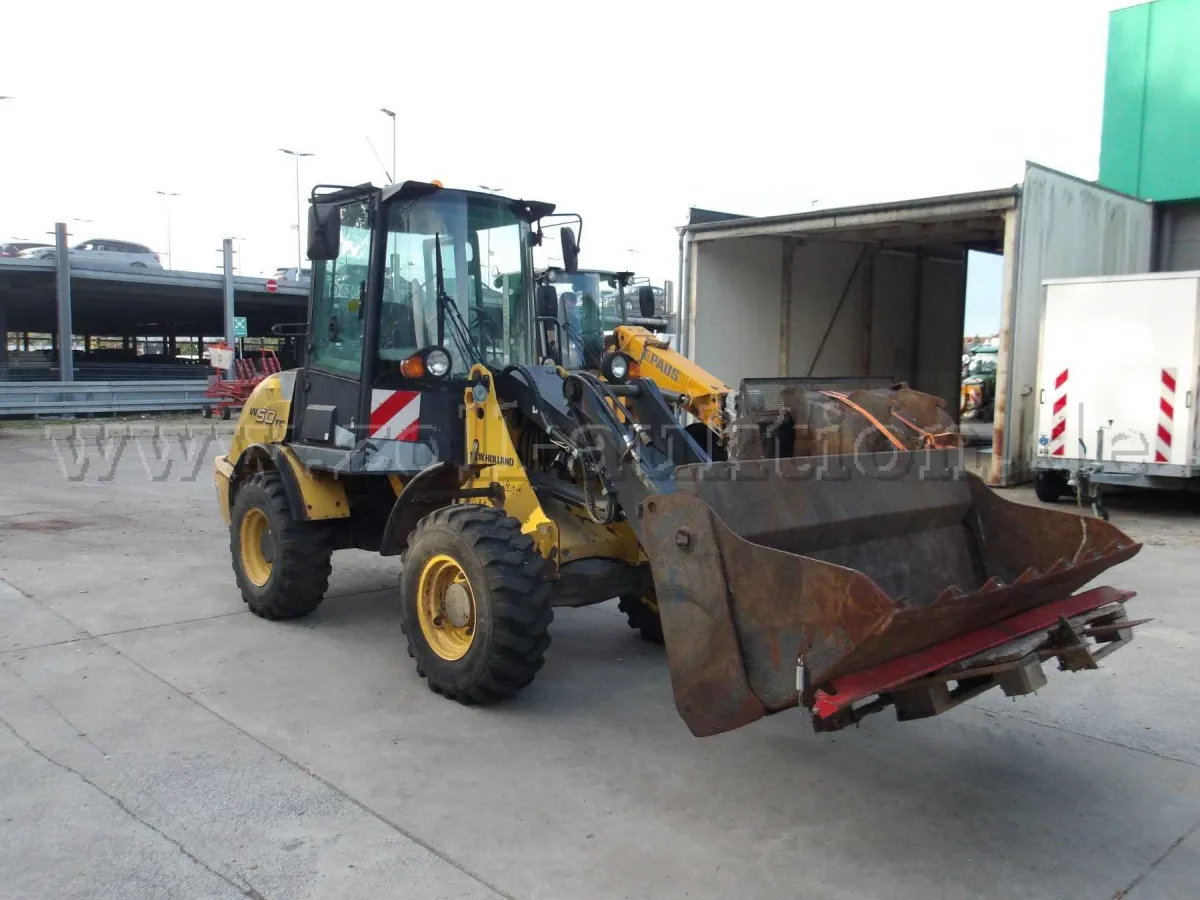 1 Radlader New Holland W50TC