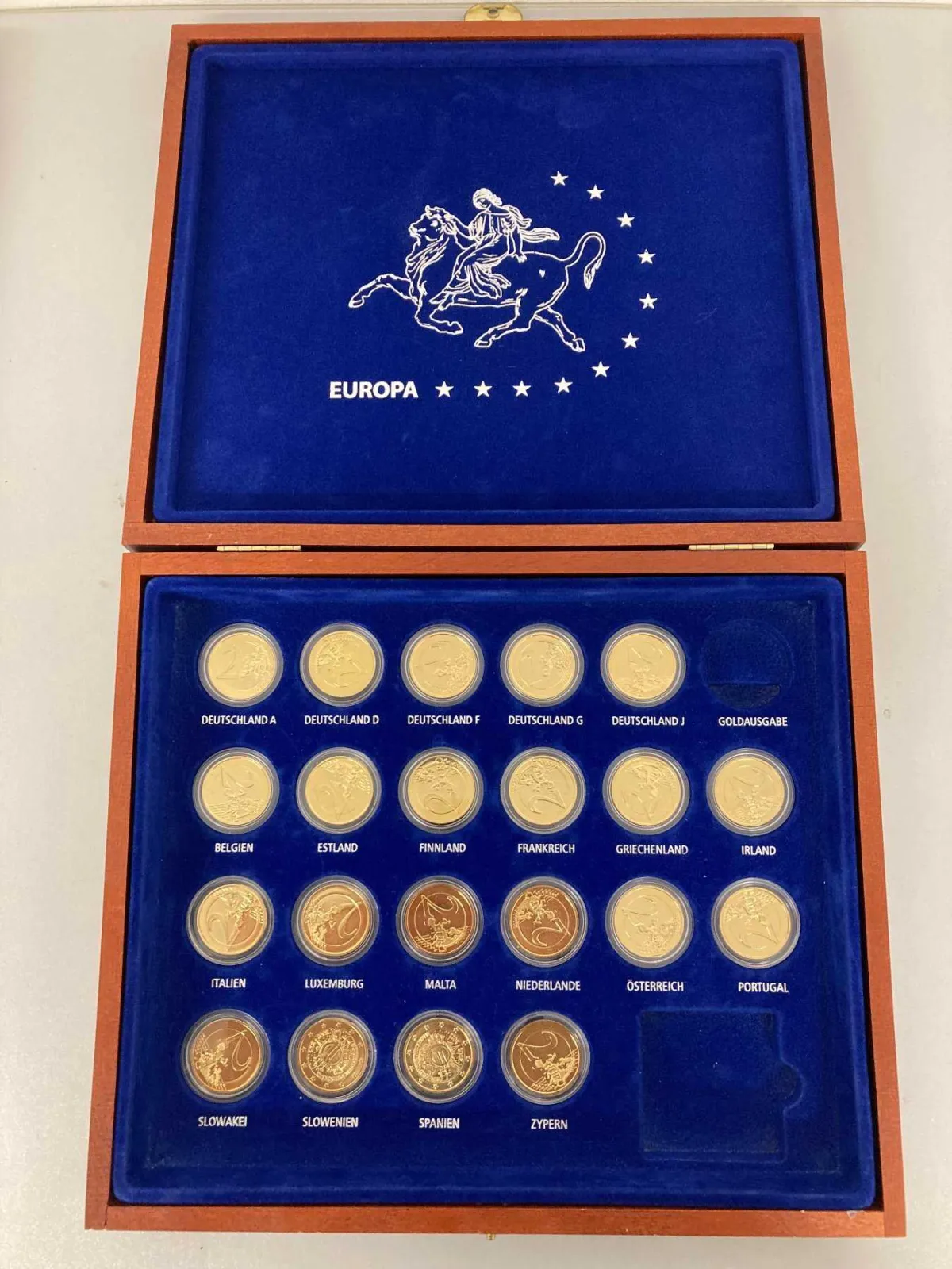 21 pièces de 2 € dorées 10 ans introduction de l'euro en Europe