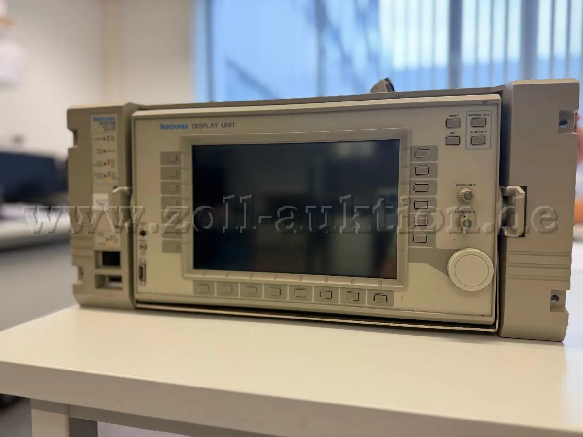 1 Tektronix RTD 720 Digitizer, untested