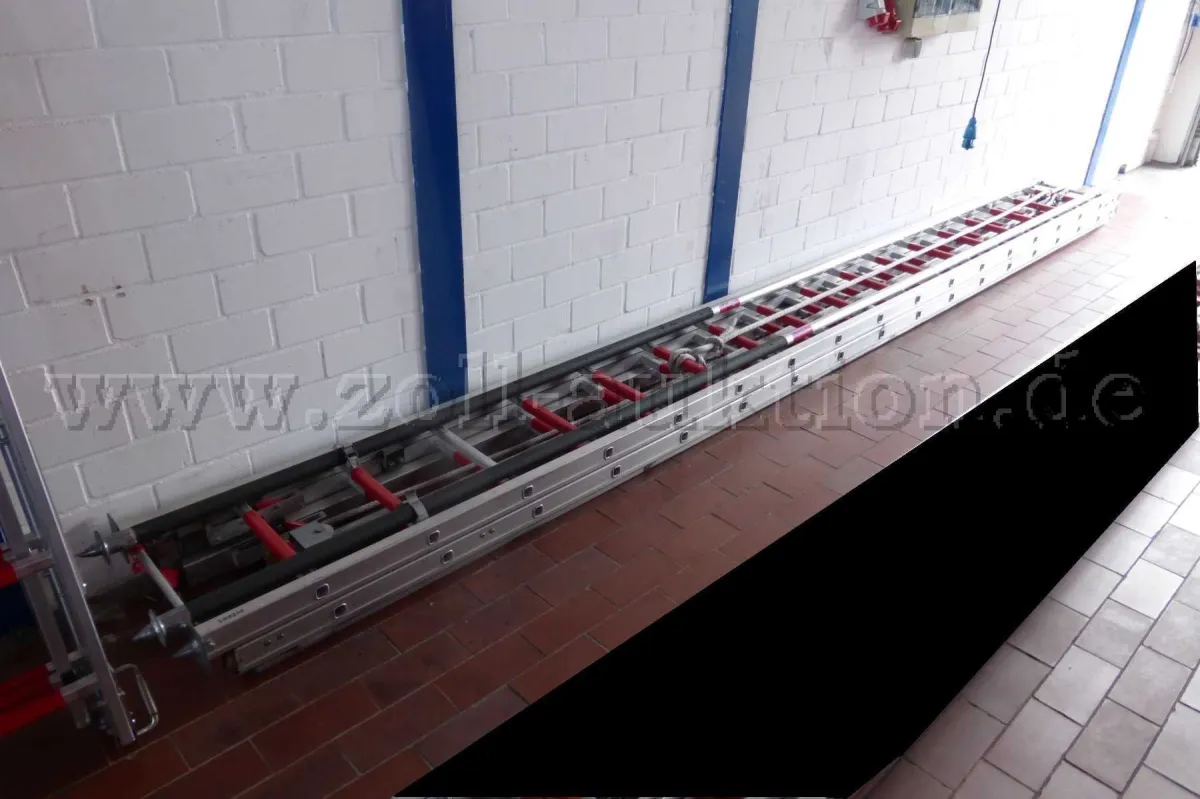 1 GÜNZBURGER STEIGTECHNIK - Aluminium - Schiebeleiter der Feuerwehr