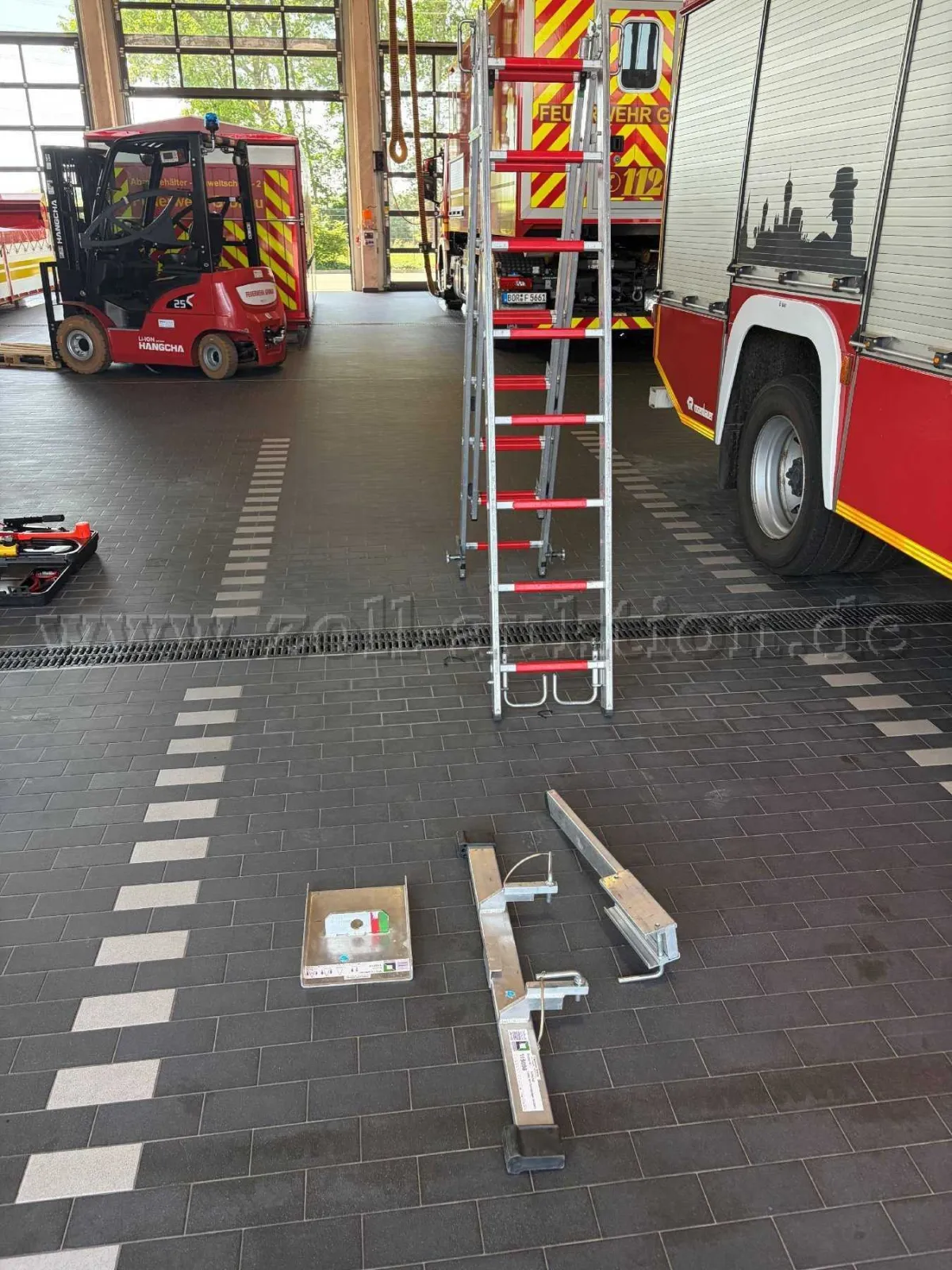 1 multifunction ladder by Günzburger Steigtechnik