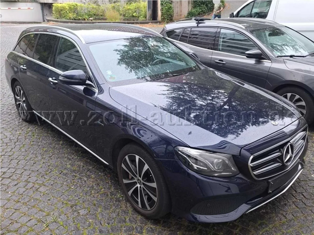 1 Mercedes-Benz E 300 DE T kombi