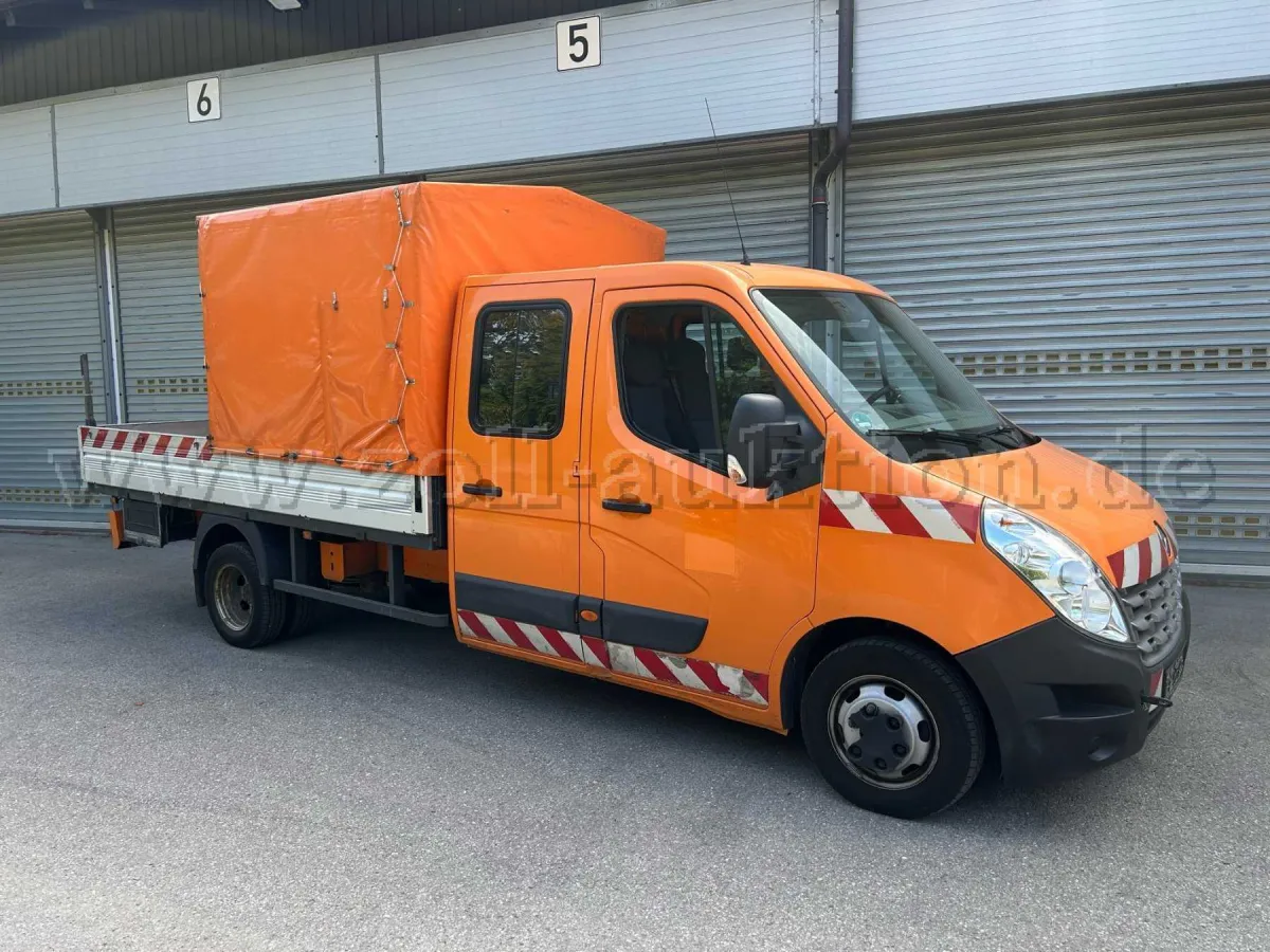 1 Renault Master с повреждением двигателя — автомобиль для ремонта