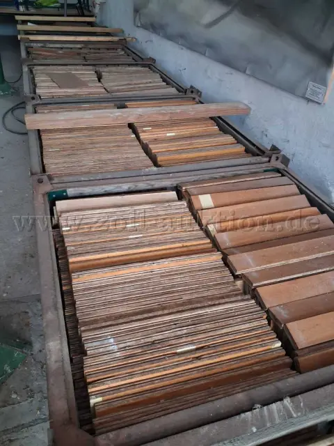 200 parquets en bois (env. 200 m²)