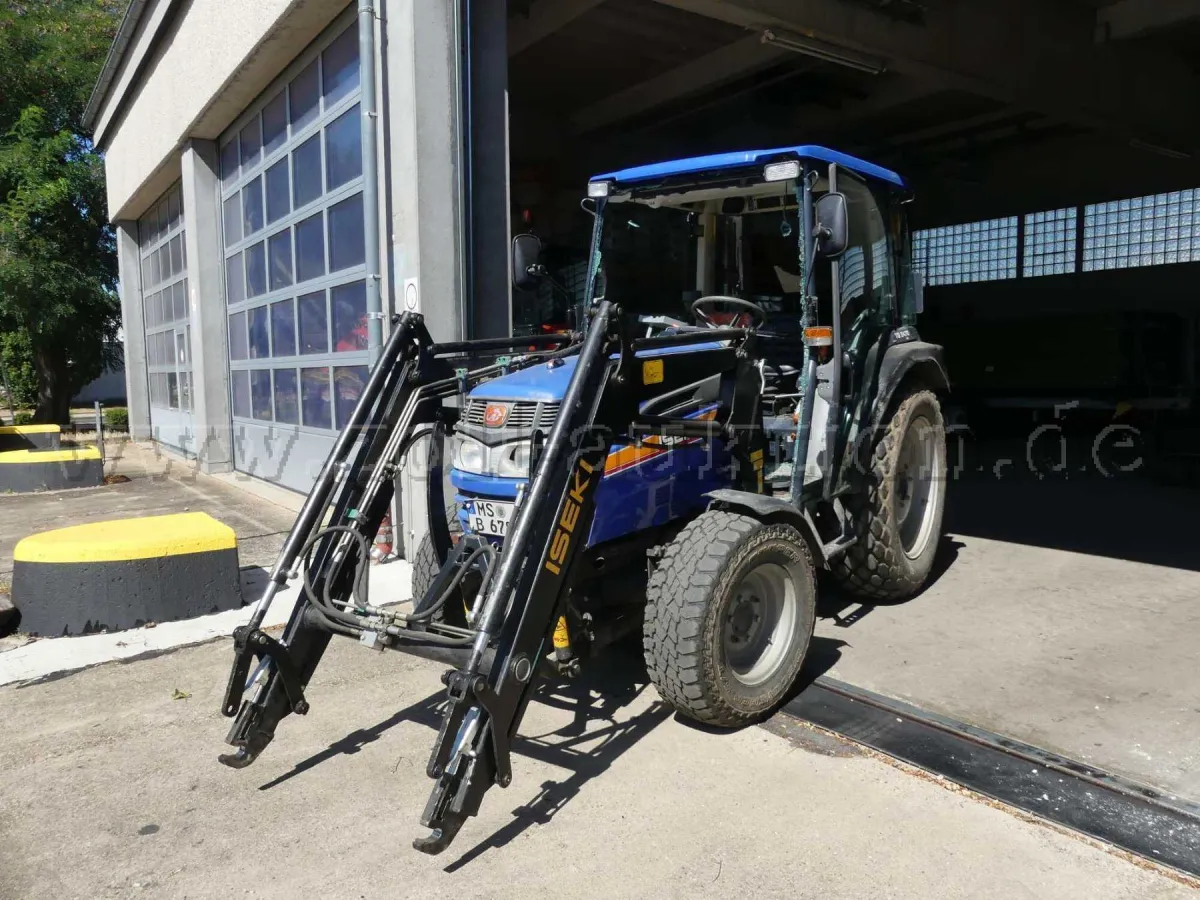 ISEKI (J) TG5470AHLK - *Poškození nehodou/kabina řidiče