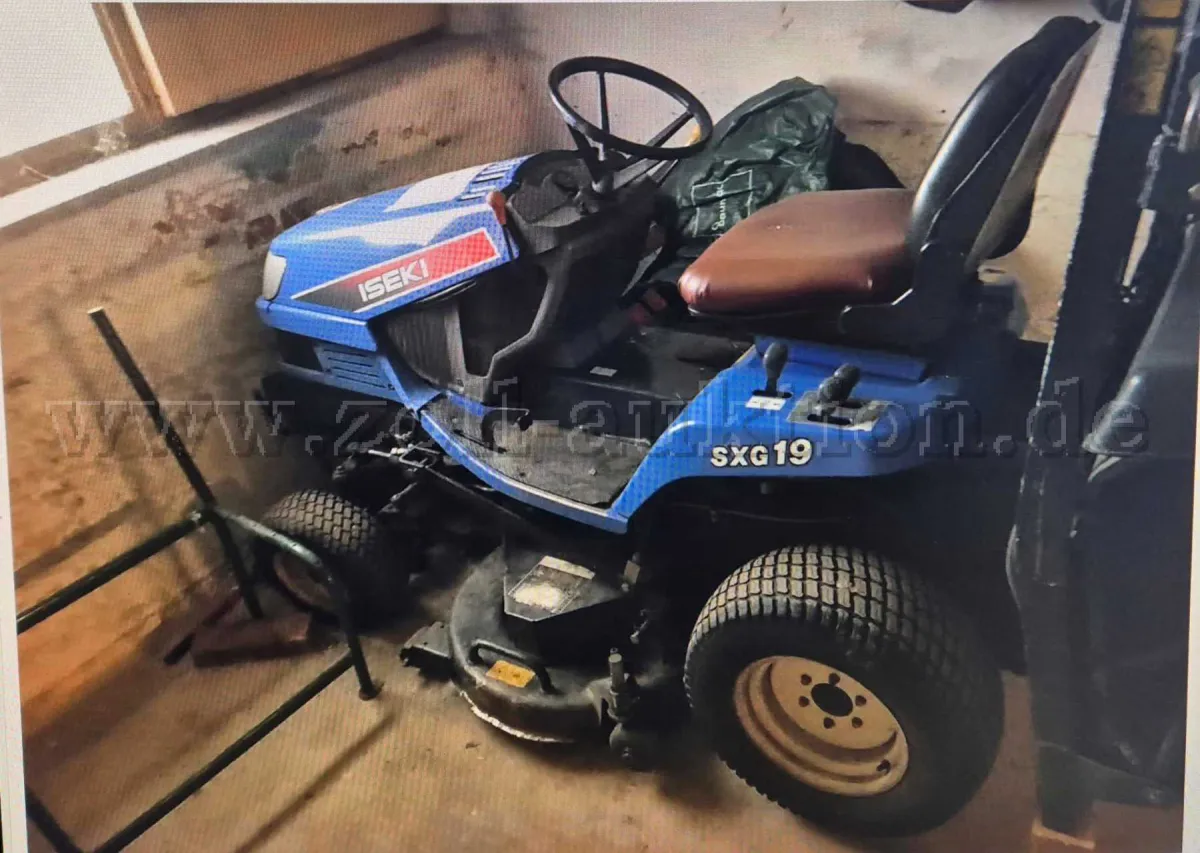 1 газонокосилка Iseki SXG 19 / райдер – дизель – рабочая
