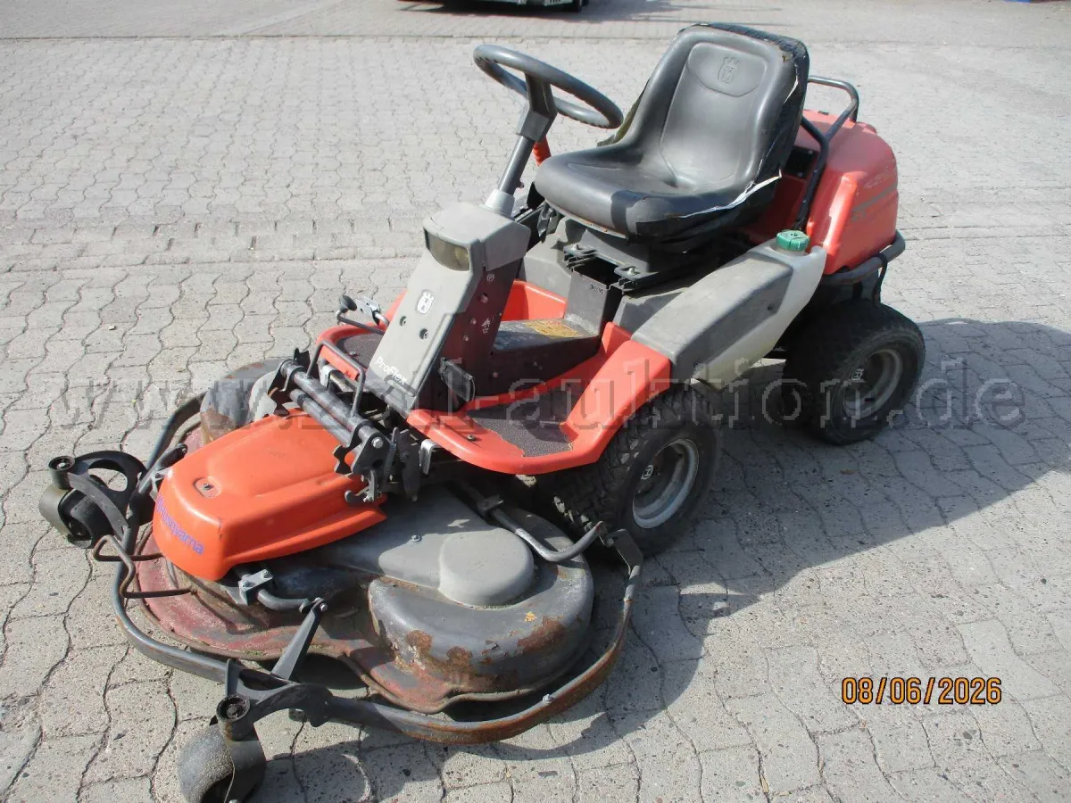 1 Kosiarka samojezdna Husqvarna PF 18, pojazd dla majsterkowicza