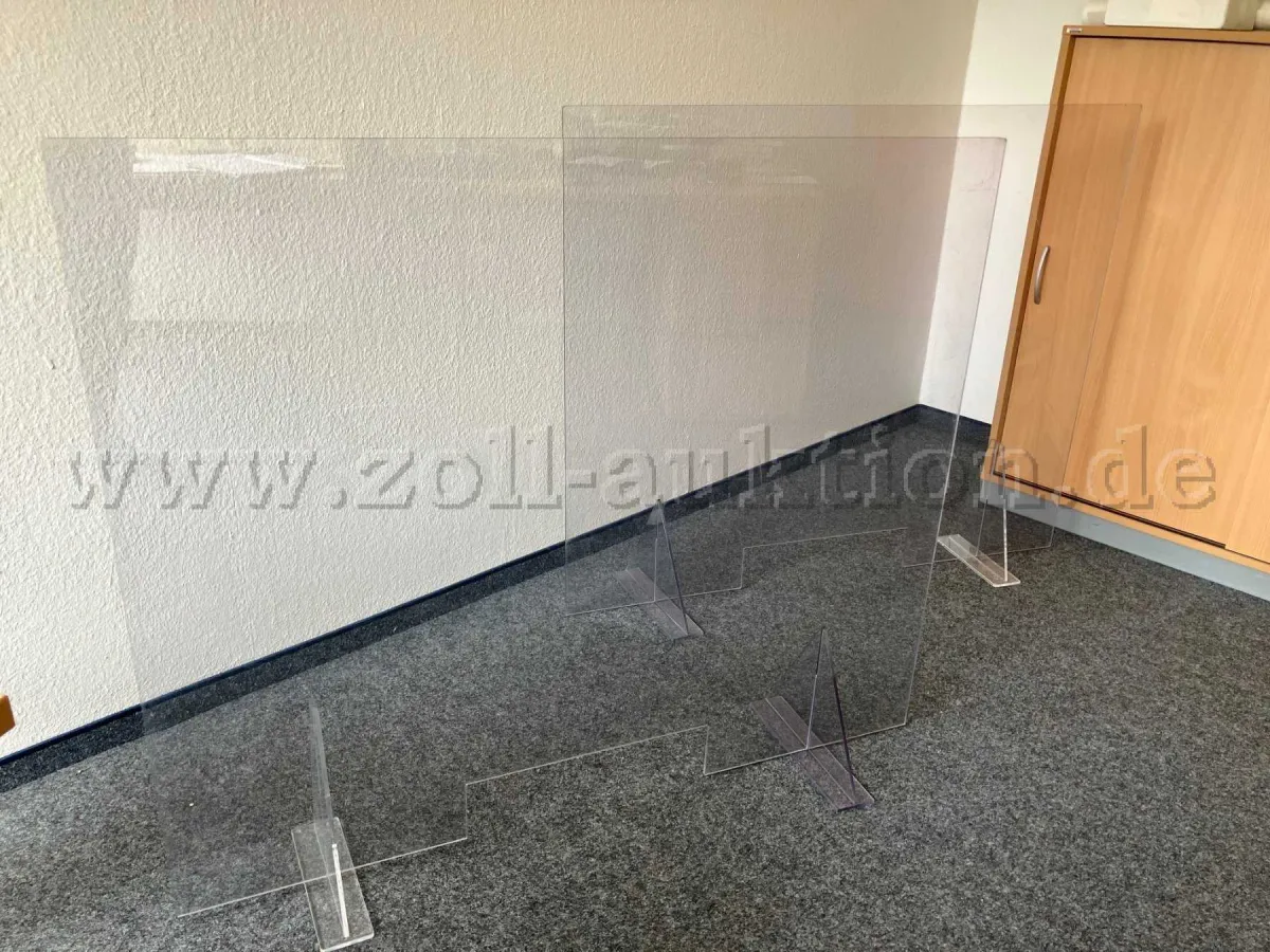 2 Polycarbon Spuckschutzwände mit Durchreiche