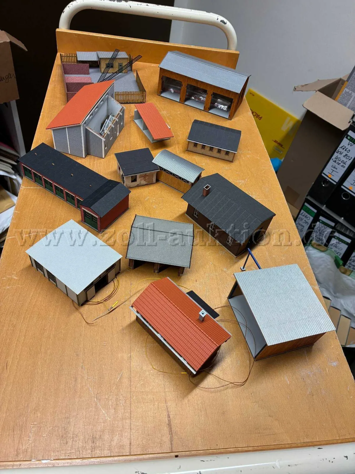 1 Konvolut Bausätze Gewerbe Lasercut, Modellbau, H0 Spur