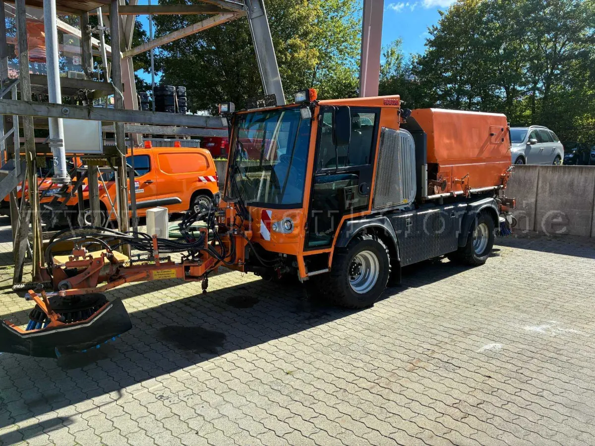 1 HANSA multi-purpose vehicle APZ 1003L