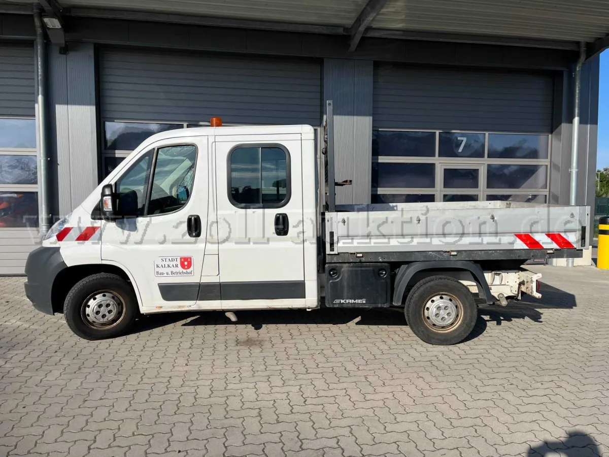 1 Fiat Ducato с двойной кабиной и бортовой платформой