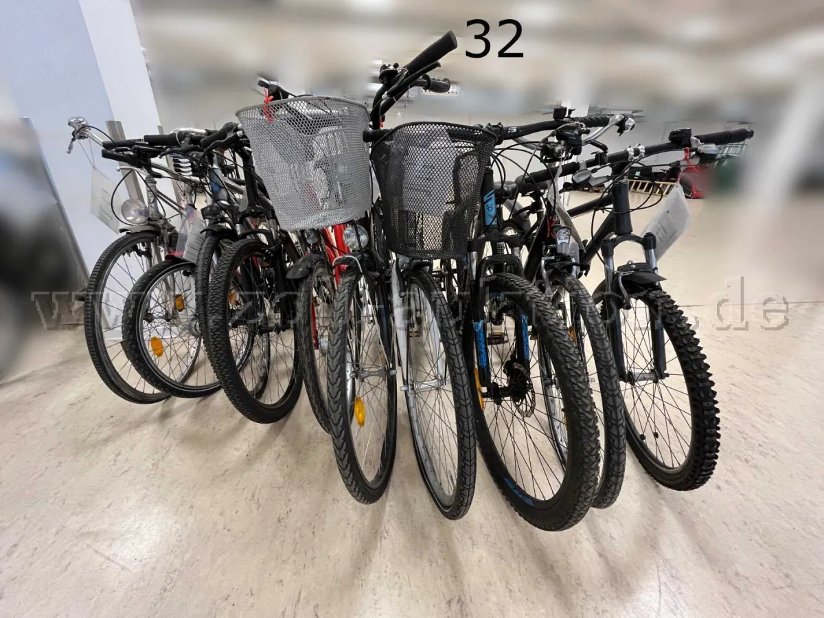 10 defekte Bastler-Räder und Ersatzteilespender