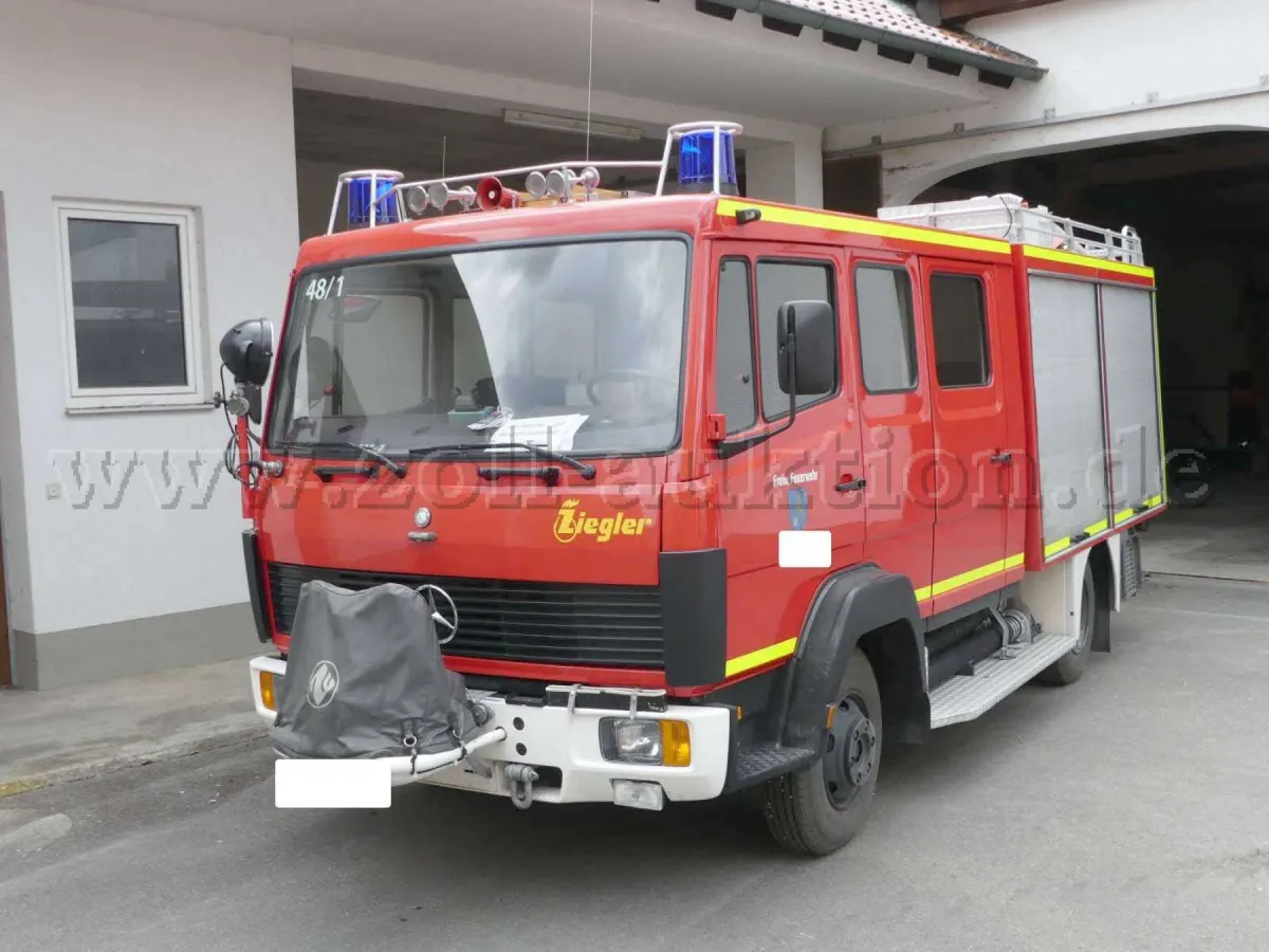 1 fire engine LF 8 (Mercedes-Benz 814 F / Ziegler)