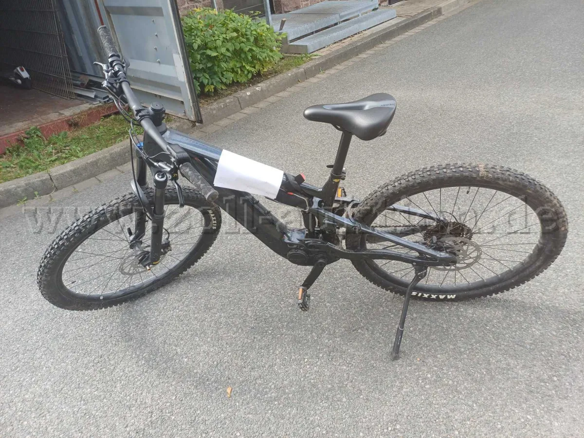 1 Elektrické horské kolo Giant Stance E