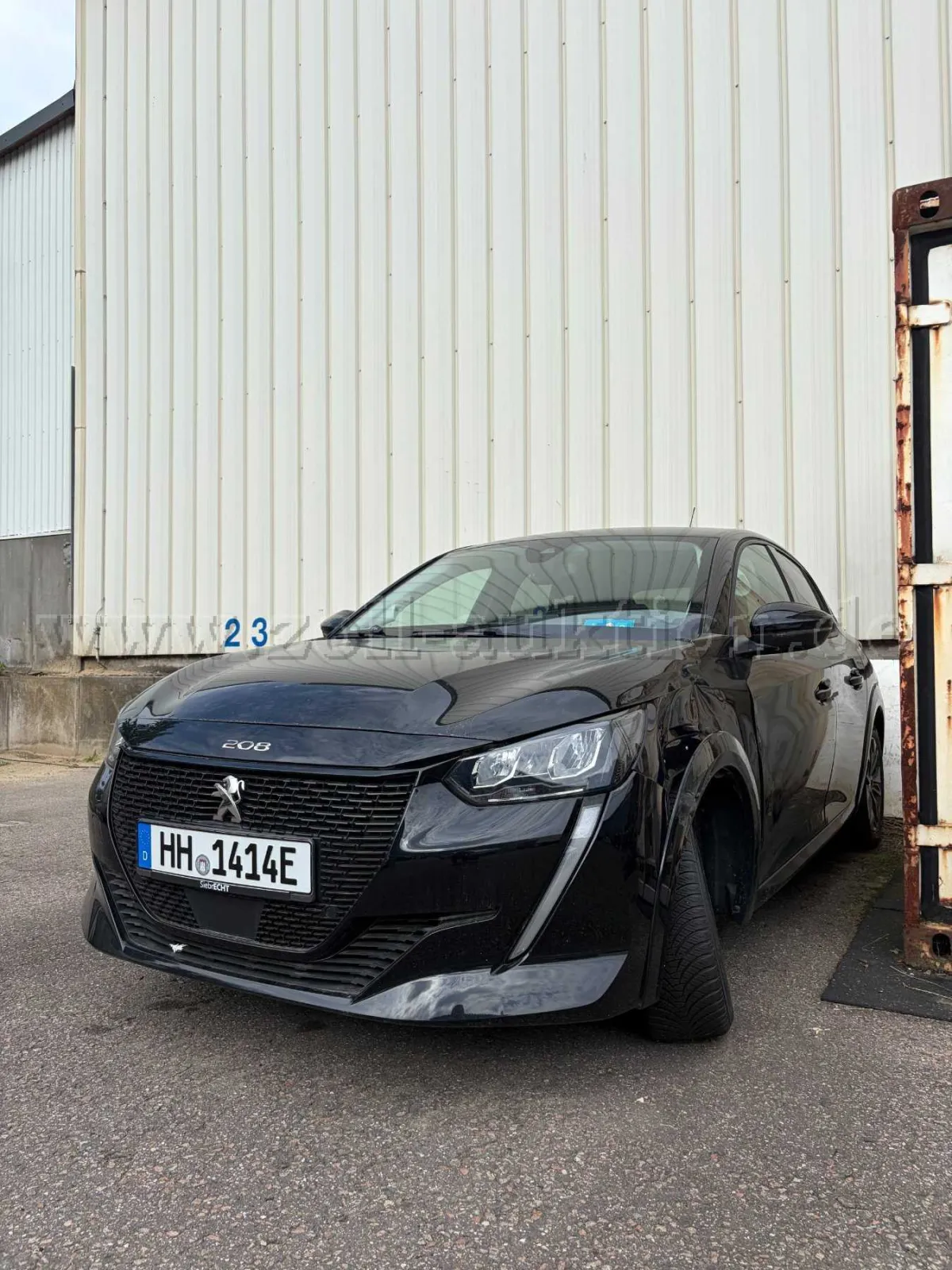 1 Peugeot E-208, plně elektrický - nehoda / dárce dílů