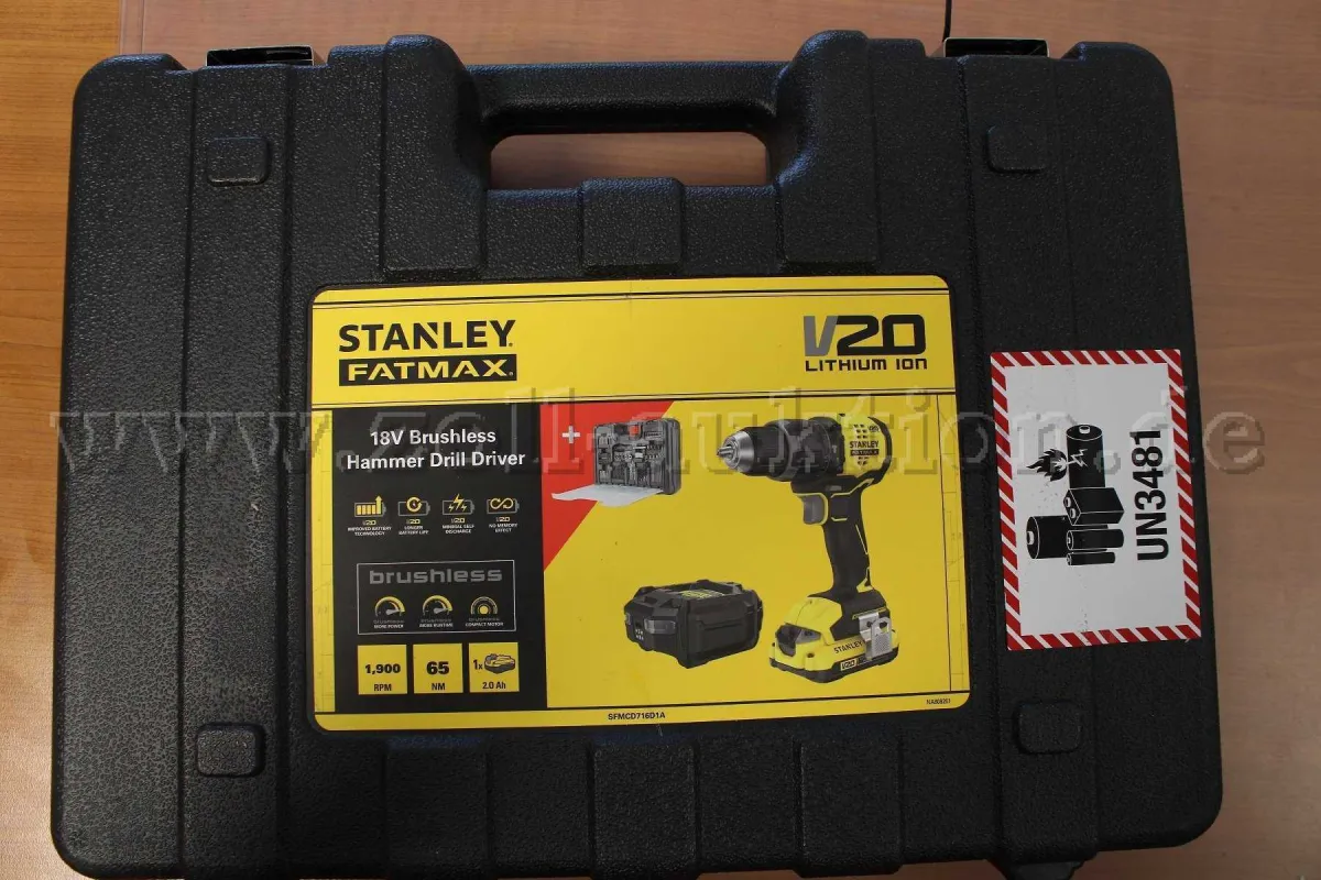 1 Perceuse-visseuse à percussion sans fil Stanley (SFMCD716D1A) avec set de 100 accessoires et coffret