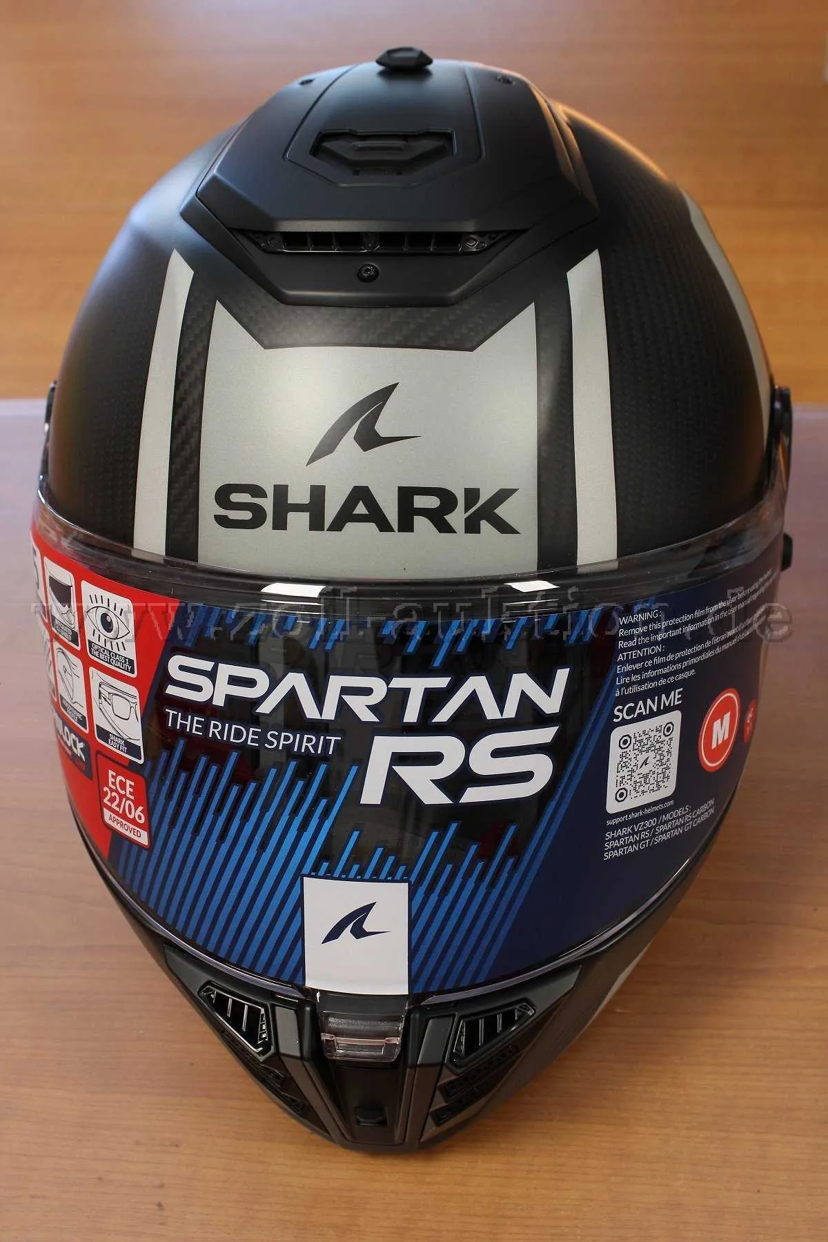 1 Shark Spartan RS Carbon motorcycle helmet - size M