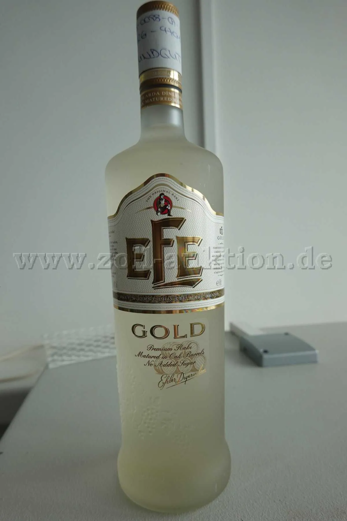 1 láhev (1 litr) EFE Raki Gold 45 % obj.