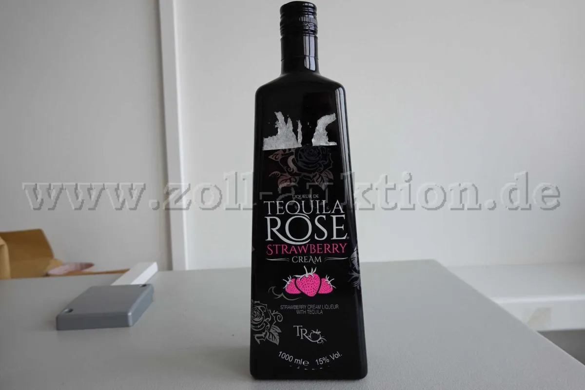 1 láhev (1 litr) Liqueur de Tequila Rose 15 % obj.
