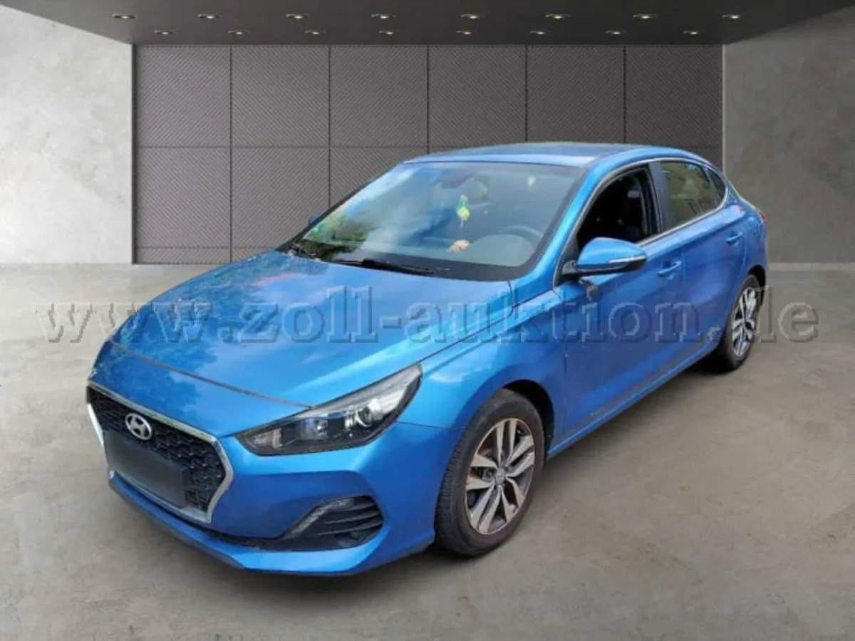 1 Hyundai i30 1.4 T-GDI Fastback Trend, 5 dveří, první registrace: 2018