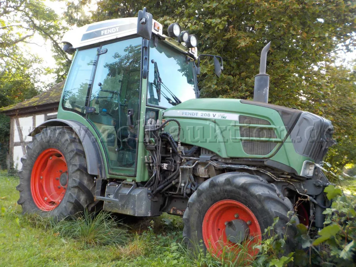 1 Smalspoor landbouwtractor Fendt 208 V Vario TMS