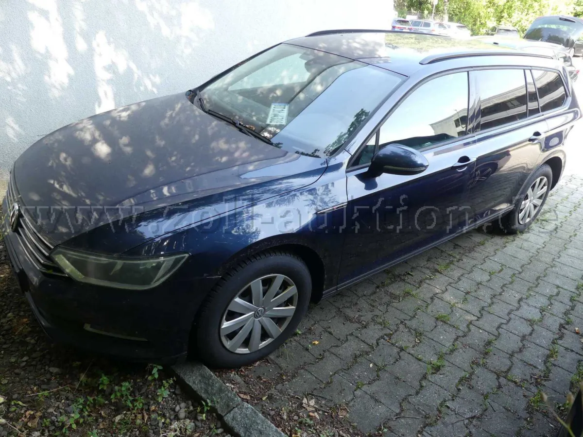 1 VW Passat Variant 2.0 TDI 4Motion BMT Comfortline - BD16-4386