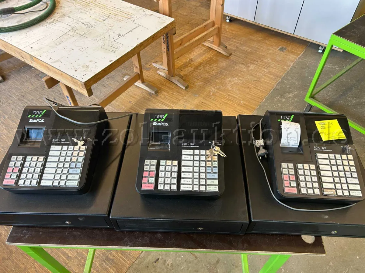 3 caisses enregistreuses Sampos modèle ECR-120